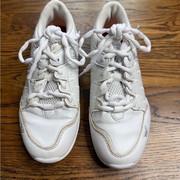 Varsity Charge Girls Sideline Cheerleading Shoes white Athletic Sneakers Size 4 - Picture 2 of 12